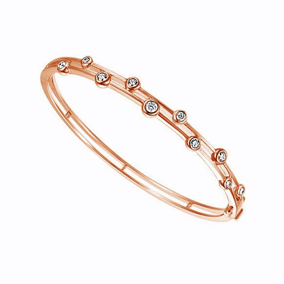 Diamond bangle in 18k rose gold